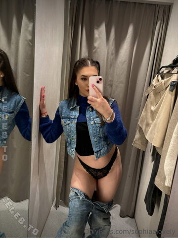 Sophiaalovely nude photo 25