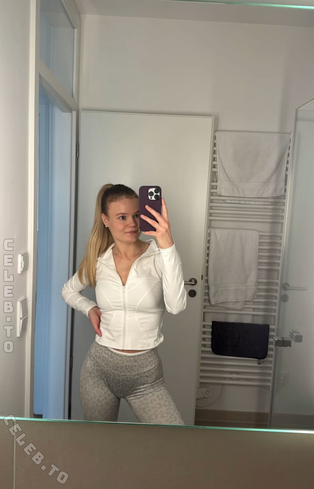 Sophiakienzle nude photo 1