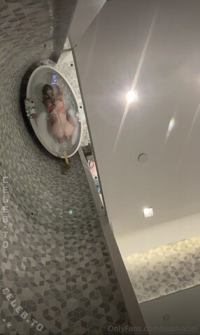 Sophiatiel nude photo 22
