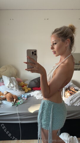 Sophiatiel nude photo 9