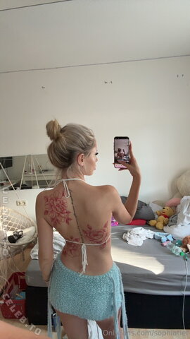 Sophiatiel nude photo 8