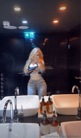 Sophiatiel Fresh (1 photo)