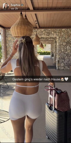 Sophia_xs Hot (2 photos)