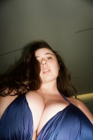 Sophie Bell nude photo 15