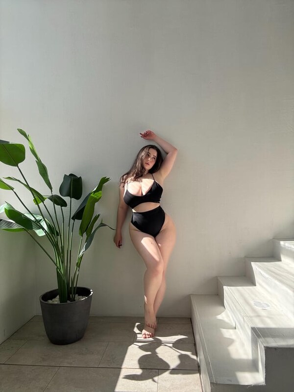 Sophie Bell nude photo 2