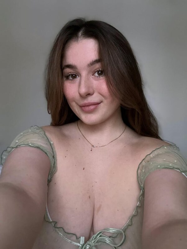 Sophie Bell nude photo 6