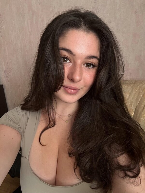 Sophie Bell nude photo 4