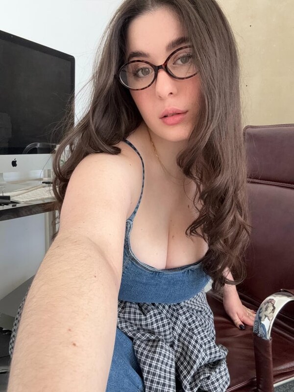 Sophie Bell nude photo 4