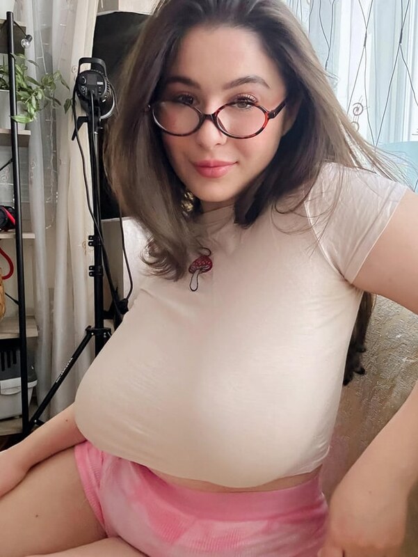 Sophie Bell nude photo 6