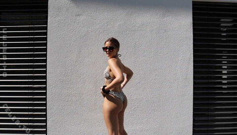 Sophie Breuer nude photo 57