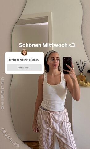 Sophie Breuer – In Calvin Klein Thong🥵
