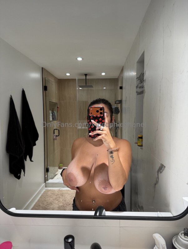 Sophie Chanel nude photo 3
