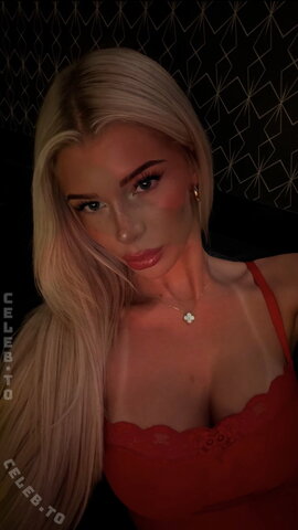 Sophie Charlott nude photo 34