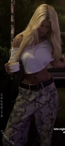 Sophie Charlott photo 1
