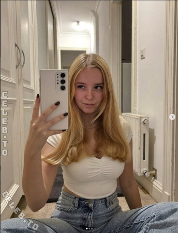 sophie forster nude photo 20
