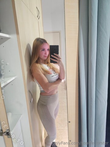 sophie forster nude photo 14