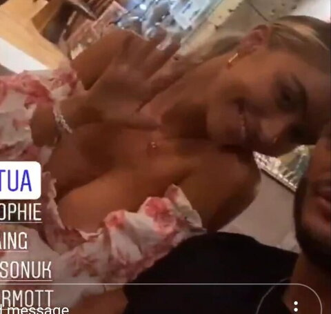 Sophie Habboo nude photo 5