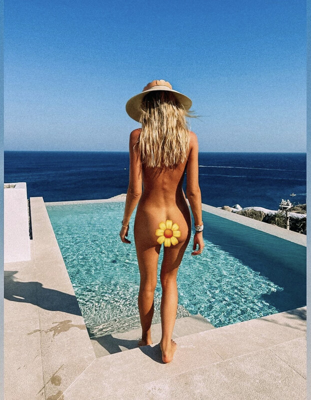 Sophie Habboo nude photo 4