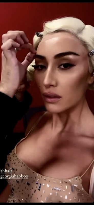 Sophie Habboo nude photo 1