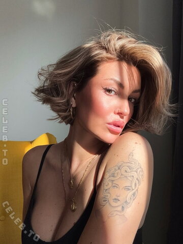 Sophie Imelmann nude photo 21