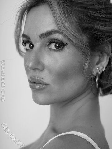 Sophie Imelmann nude photo 13