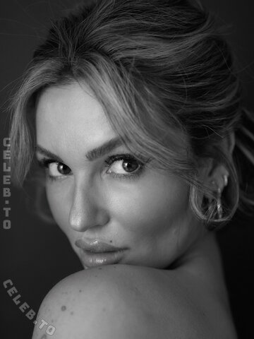Sophie Imelmann nude photo 6
