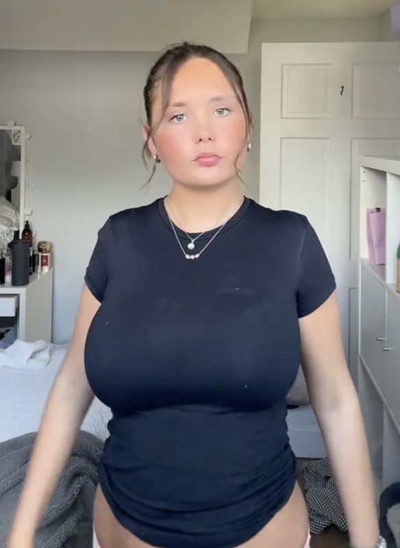 Sophie Lamont nude photo 2