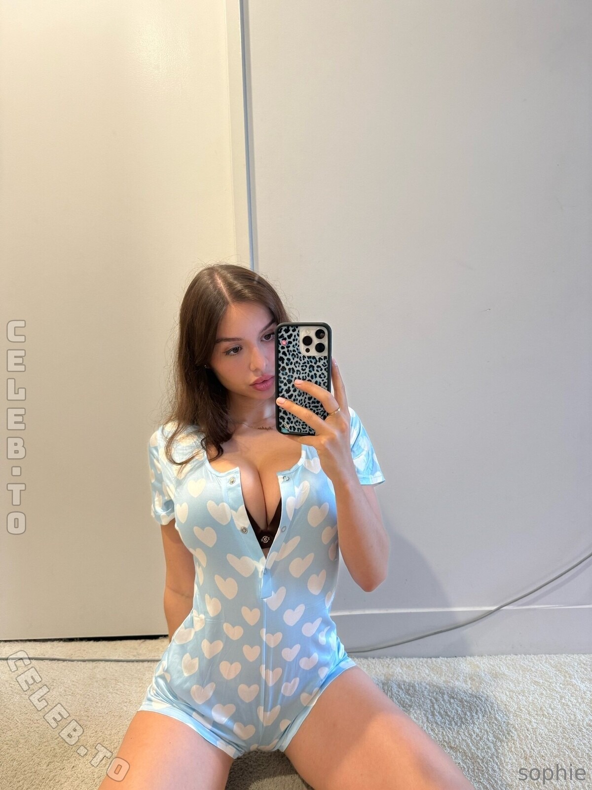 Sophie Mudd nude photo 1