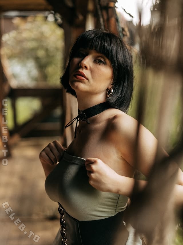 Sophie Nöther nude photo 2