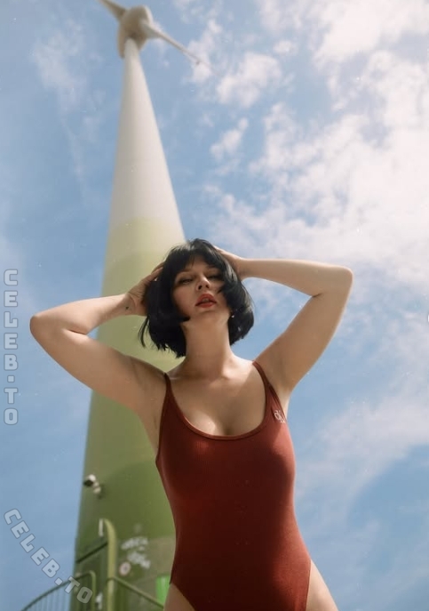 Sophie Nöther nude photo 3
