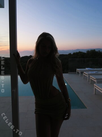 Sophie Schnur nude photo 3