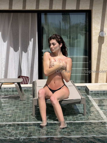 Sophie Soler nude photo 38