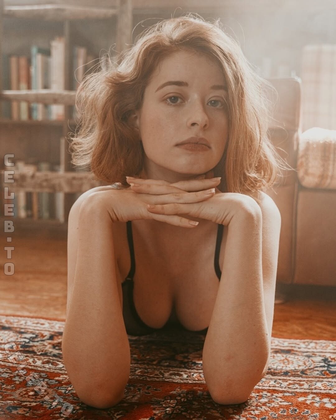 Sophie Srm nude photo 1