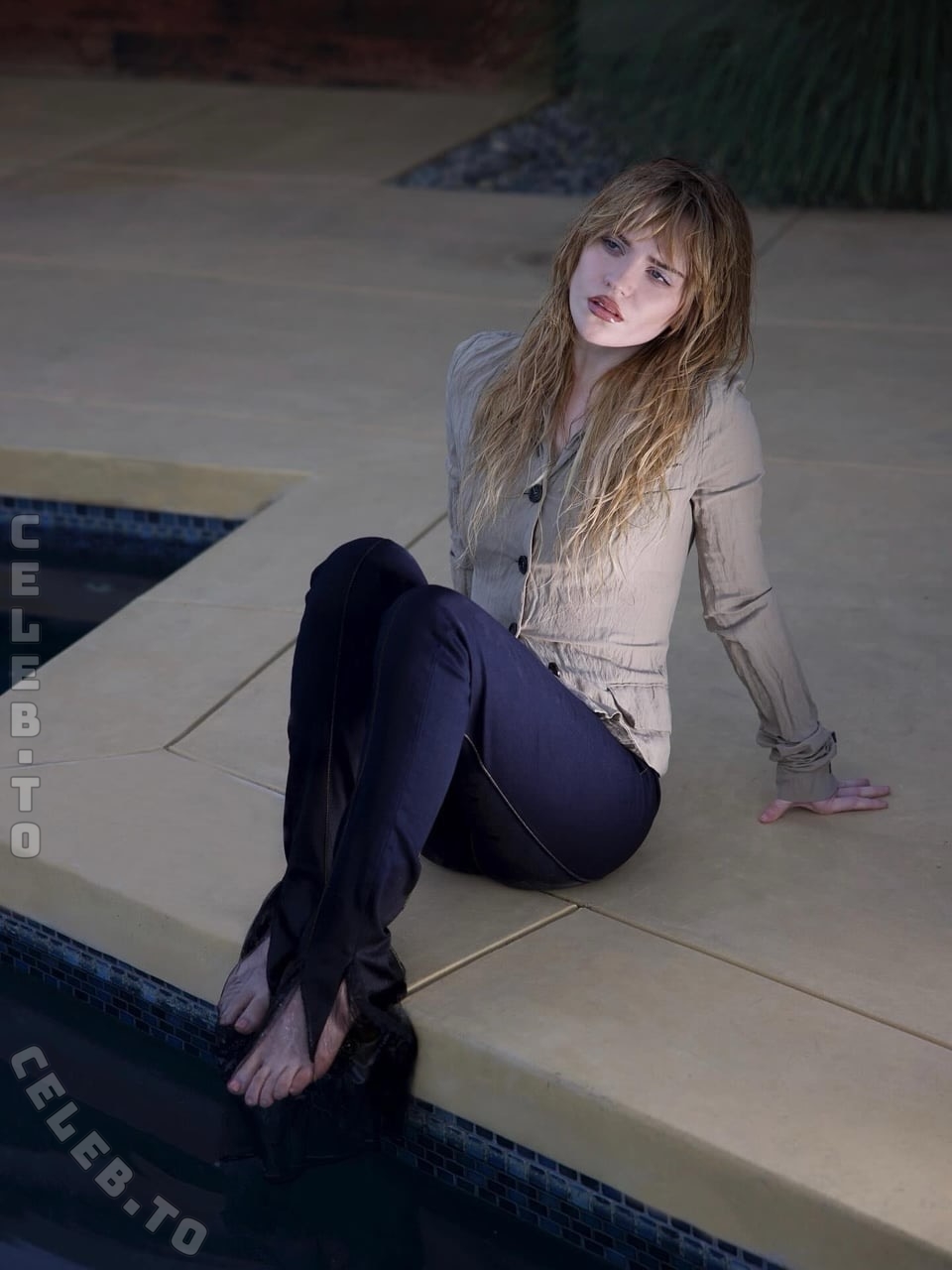 Sophie Thatcher nude photo 25