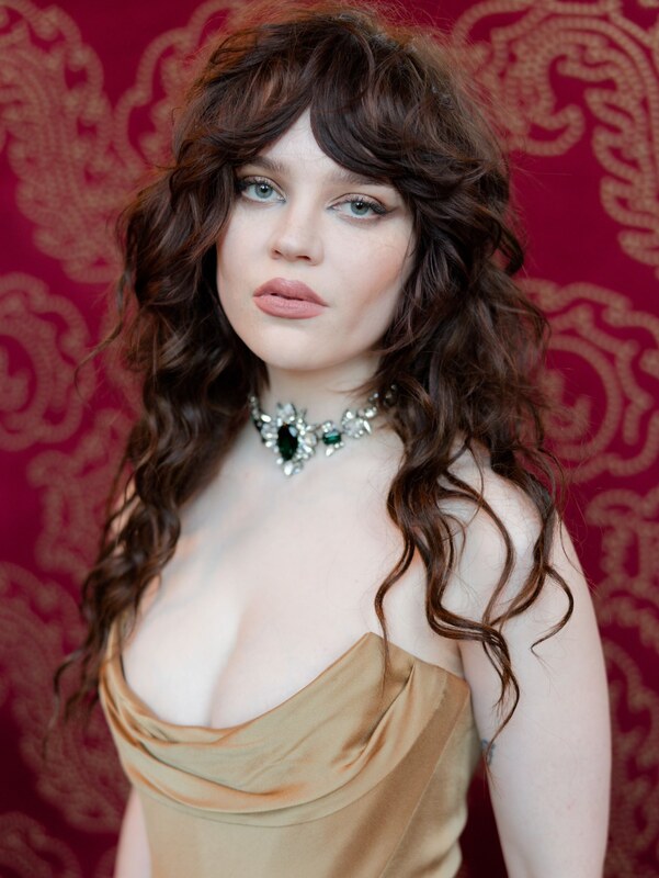 Sophie Thatcher nude photo 1