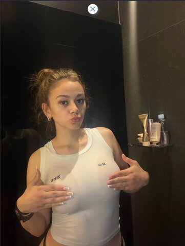 Sophie05 nude photo 1