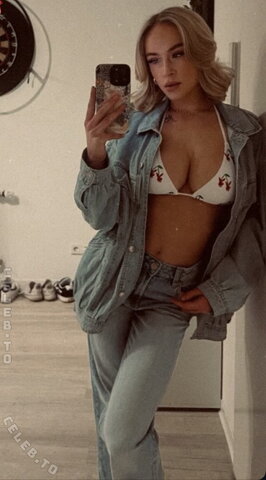 Sophie.a.s nude photo 19