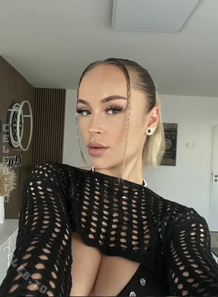 Sophie.a.s nude photo 2