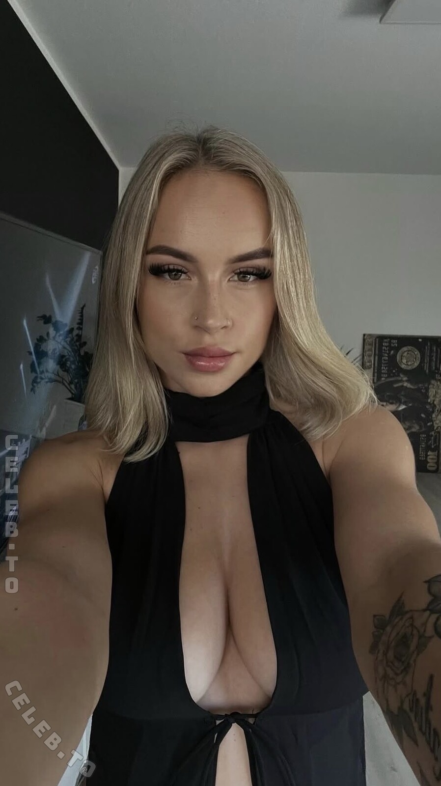 Sophie.a.s nude photo 1