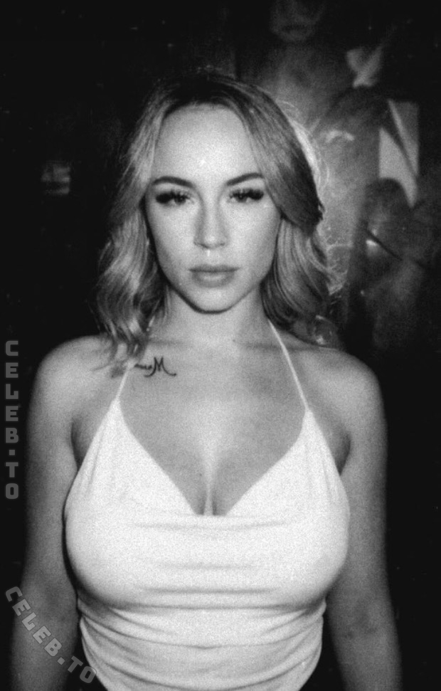 Sophie.a.s nude photo 9