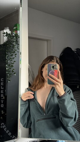 SophieKC nude photo 2