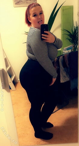 SophieSchmande Hot (1 photo)