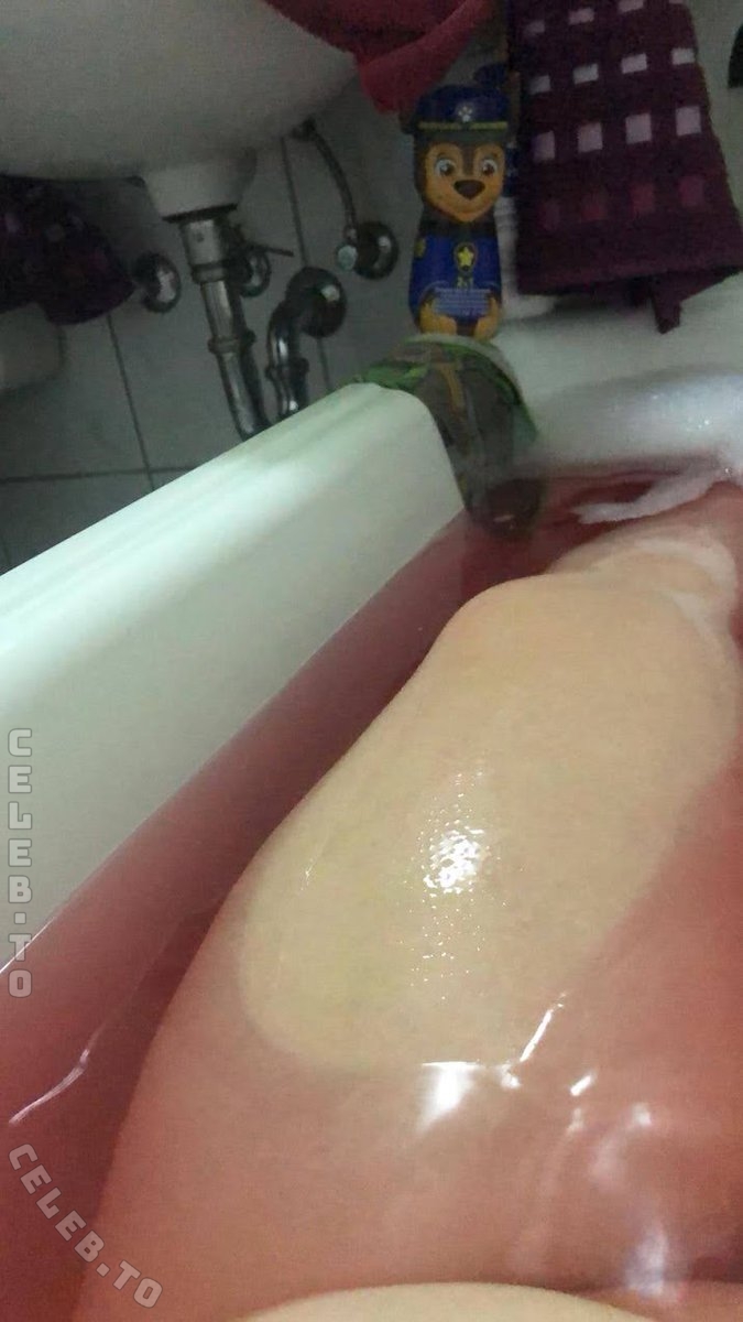 SophieSchmande nude photo 1