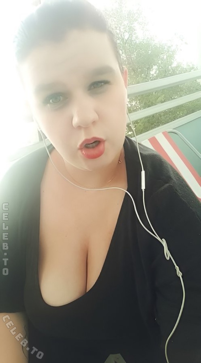 SophieSchmande nude photo 2