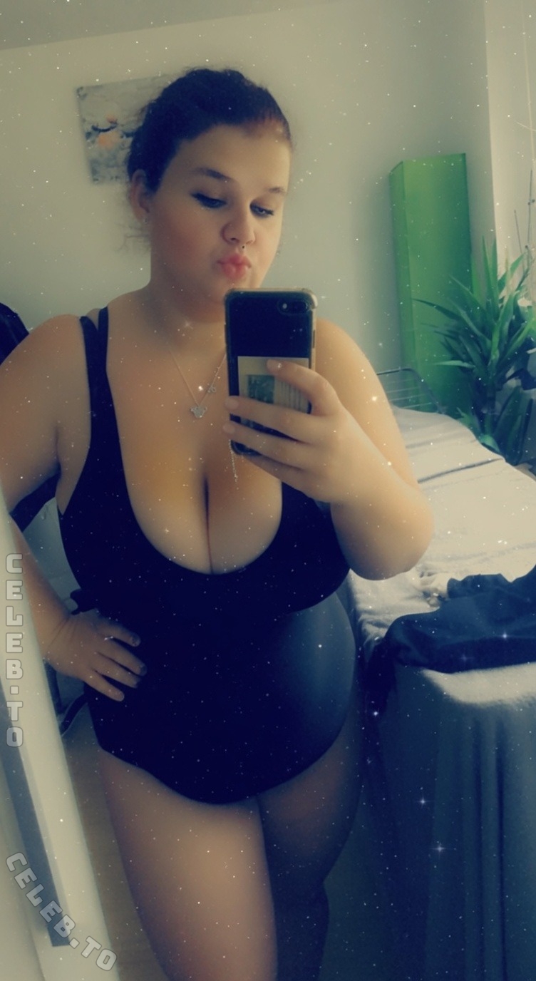 SophieSchmande nude photo 1