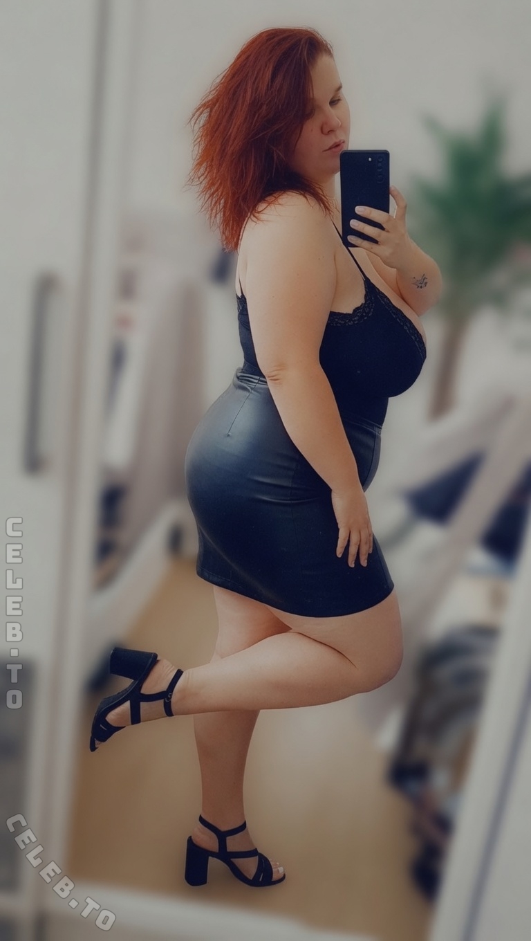 SophieSchmande nude photo 1