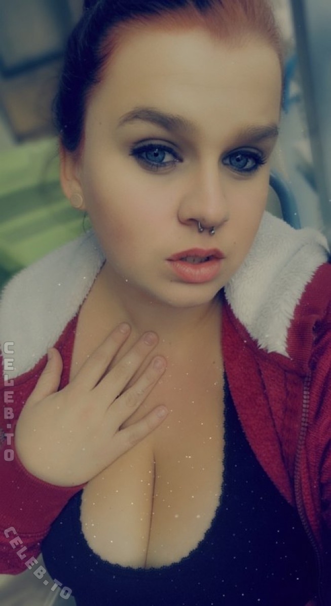 SophieSchmande nude photo 1