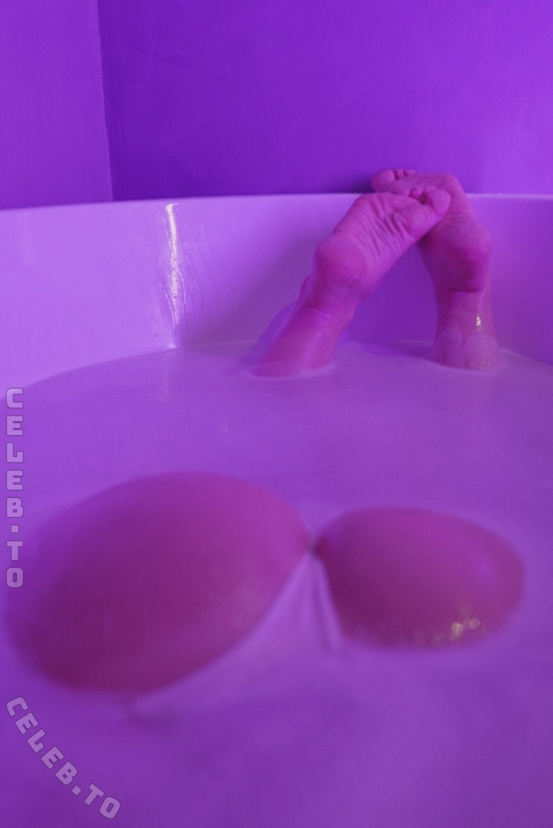 Sorabi nude photo 2