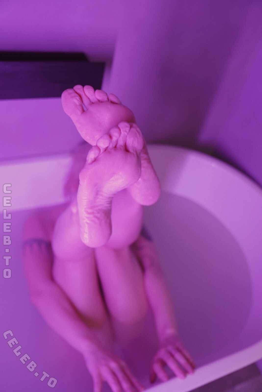 Sorabi nude photo 3