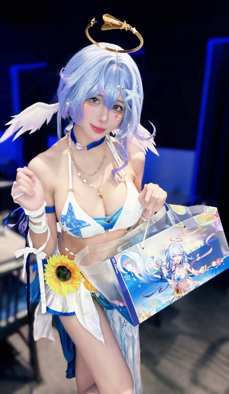 Soraqq nude photo 6